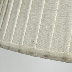 Ąžuolinis drožinėtas toršeras baltos spalvos tekstilės gaubtu 59x59x179 cm