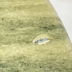 Žalvarinis toršeras – akmeninis staliukas 63x63x175 cm