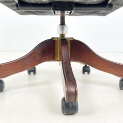 Raudonmedžio reguliuojamo aukščio darbo krėslas su oda 74x68x105(+4) cm, 50(+4) cm