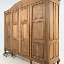 Plati ąžuolinė keturių durų rūbų spinta 66x249x214 cm