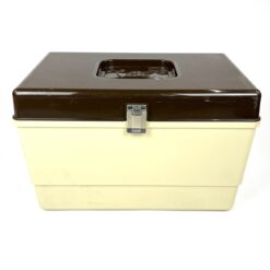 Vintažinė plastikinė dėžutė siuvimo reikmenims 23,5x36x22 cm