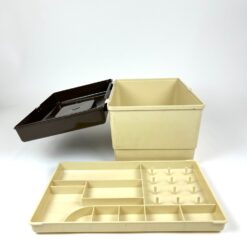 Vintažinė plastikinė dėžutė siuvimo reikmenims 23,5x36x22 cm