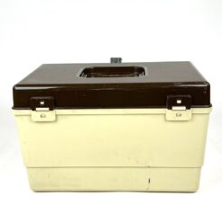 Vintažinė plastikinė dėžutė siuvimo reikmenims 23,5x36x22 cm