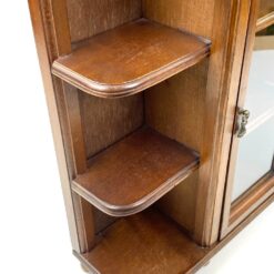 Pakabinama sieninė medinė spintelė su stiklu ir lentynėlėmis 12×38,5×44 cm