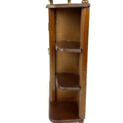 Pakabinama sieninė medinė spintelė su stiklu ir lentynėlėmis 12×38,5×44 cm