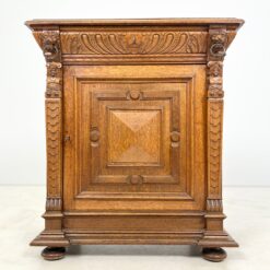 Senovinė drožinėta ąžuolinė komoda 54x90x102 cm