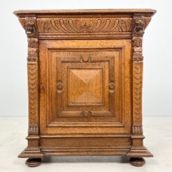 Senovinė drožinėta ąžuolinė komoda 54x90x102 cm