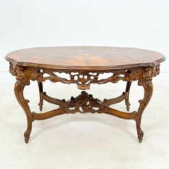 Prabangus barokinio stiliaus drožinėtas riešutmedžio staliukas 78x113x57 cm