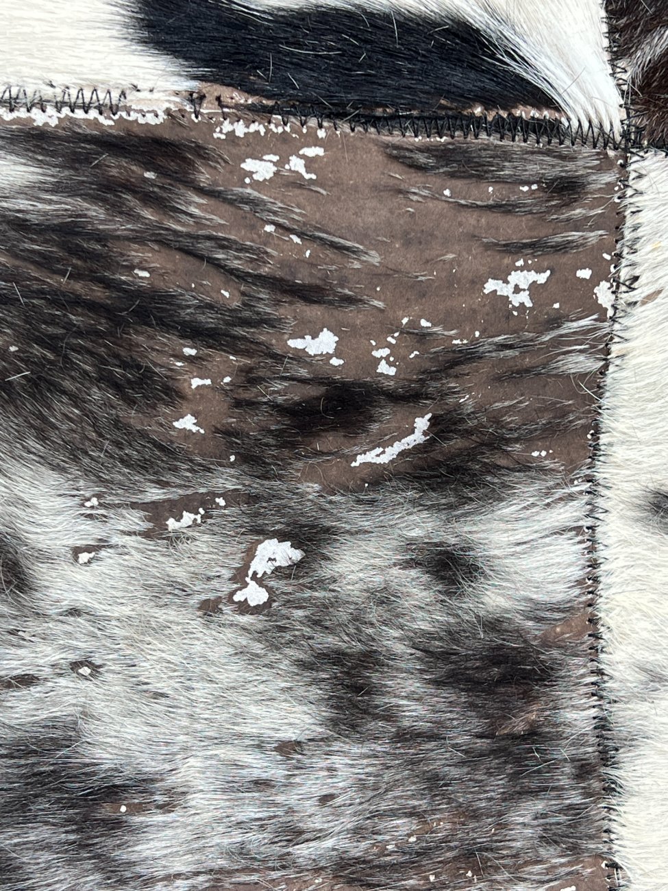 HK1464-kilimai-12 Skiautinis natūralaus kailio kilimas 228x159x0,2 cm