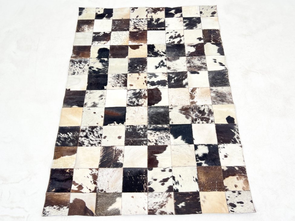 HK1464-kilimai-2 Skiautinis natūralaus kailio kilimas 228x159x0,2 cm