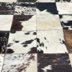 Skiautinis natūralaus kailio kilimas 228x159x0,2 cm