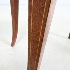 Muzikinis riešutmedžio siuvinėjimo staliukas 27x37x43 cm