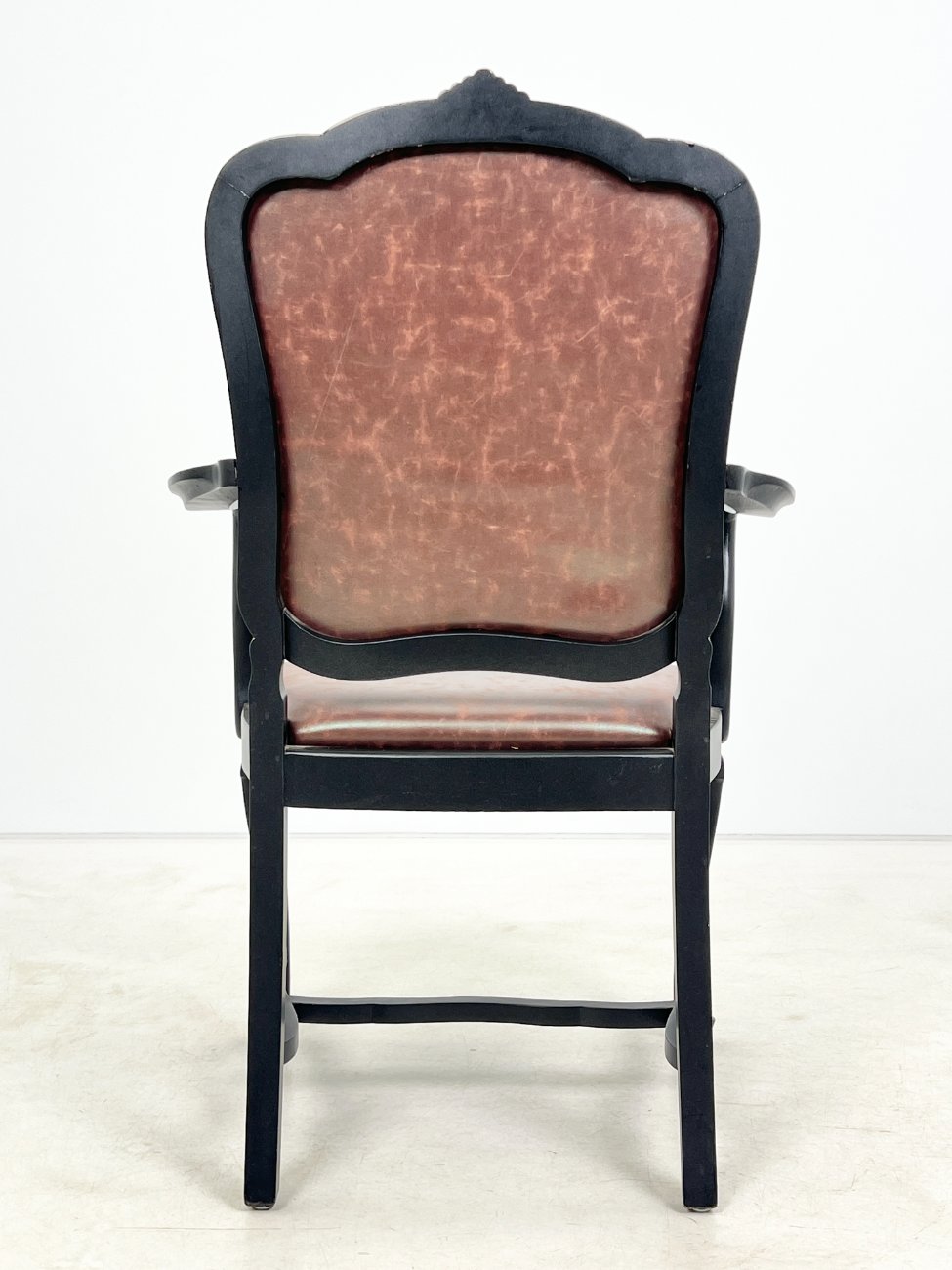 HK1466-valgomojo-kreslai-9 Mediniai krėslai su eko oda 2 vnt. komplektas 60x66x112 cm, 51 cm