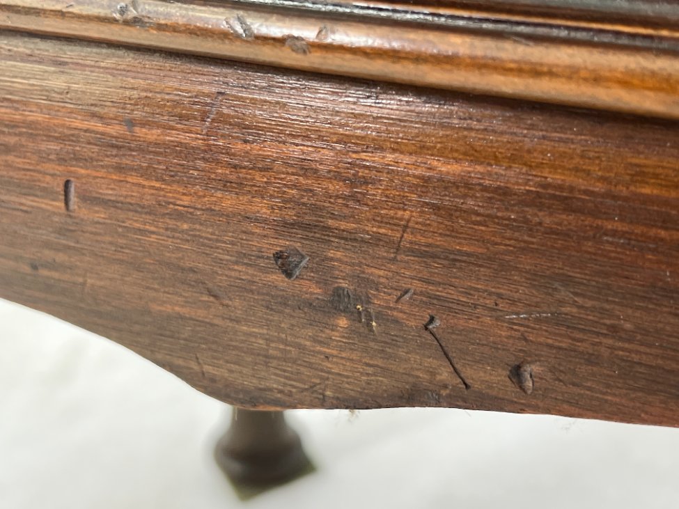 HK1467-vitrinos-14 Inkrustuota vitrina 34x107x177,5 cm