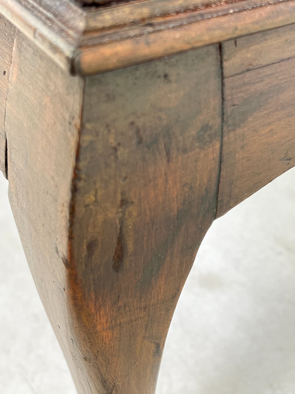 HK1467-vitrinos-16 Inkrustuota vitrina 34x107x177,5 cm