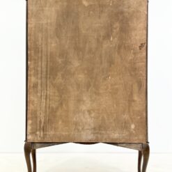 Inkrustuota vitrina 34x107x177,5 cm