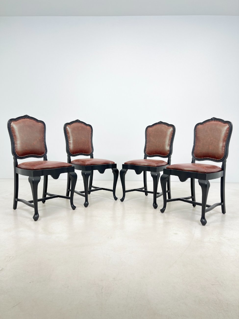 HK1469-kedes-1 Medinės kėdės su eko oda 4 vnt. komplektas 56x52x101 cm, 52 cm