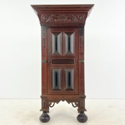 Ąžuolinė aukšta vienų durų komoda 55x90x170 cm