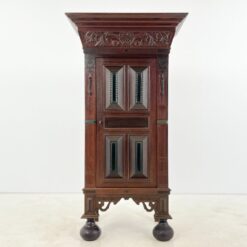 Ąžuolinė aukšta vienų durų komoda 55x90x170 cm