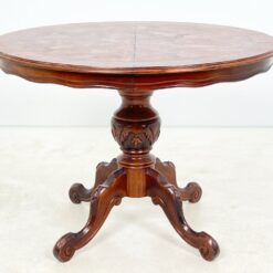 Išskleidžiamas riešutmedžio valgomojo stalas 109×109(+38)x78,5 cm