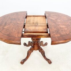 Išskleidžiamas riešutmedžio valgomojo stalas 109×109(+38)x78,5 cm