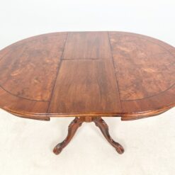 Išskleidžiamas riešutmedžio valgomojo stalas 109×109(+38)x78,5 cm