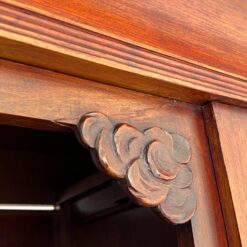 Raudonmedžio knygų spinta 61x179x226 cm