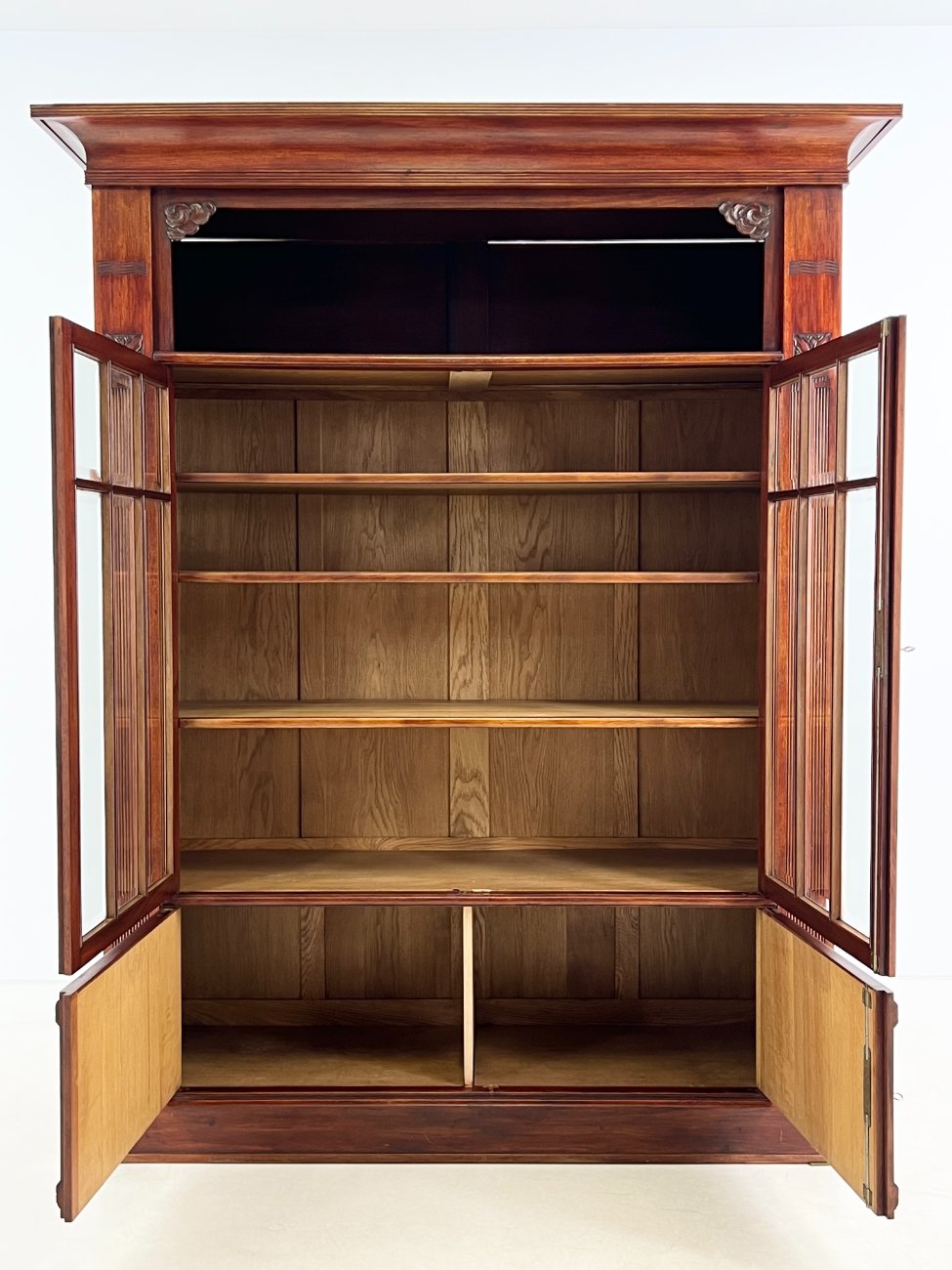 HK1474-knygu-baldai-5 Raudonmedžio knygų spinta 61x179x226 cm