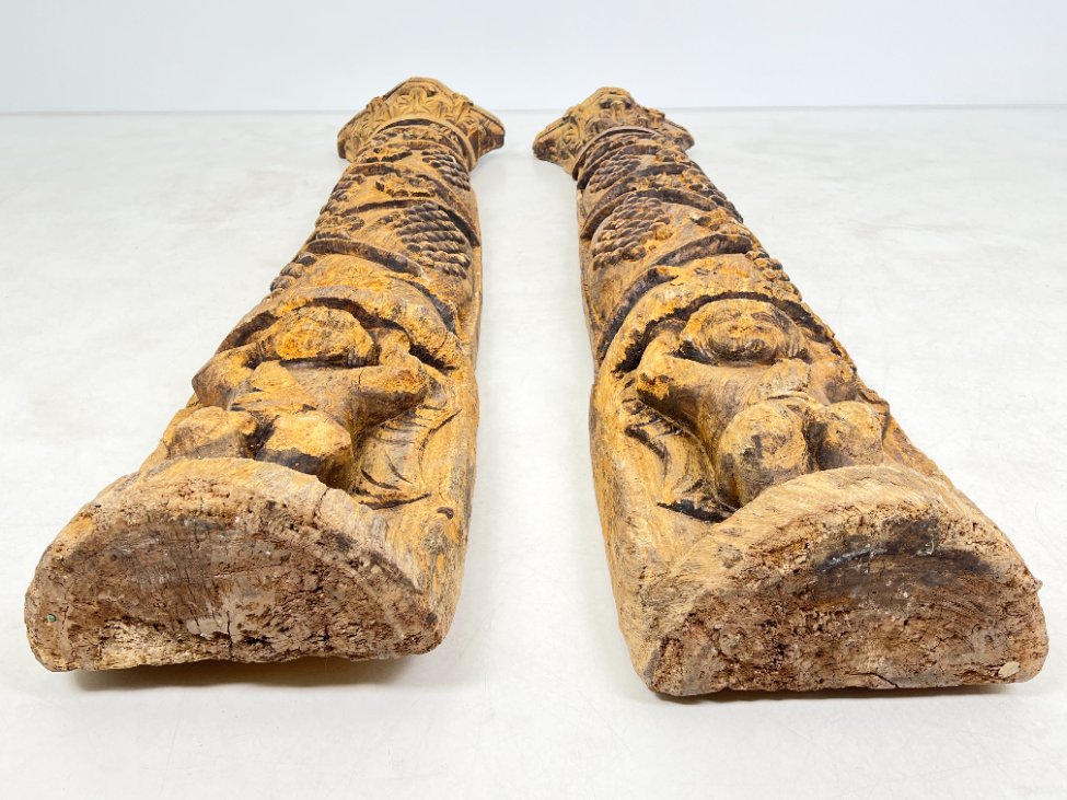 HK1478-apdailos-detales-5 Senovinės medinės drožinėtos kolonų tipo sienos apdailos 2 vnt. kompl. 24x52x244 cm