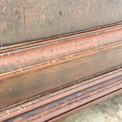 Ąžuolinė drožinėta vieno stalčiaus ir dviejų durų komoda 54×108,5×114 cm