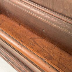 Ąžuolinė drožinėta vieno stalčiaus ir dviejų durų komoda 54×108,5×114 cm