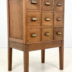 Ąžuolinė devynių stalčių archyvavimo komoda 44,5x61x96 cm