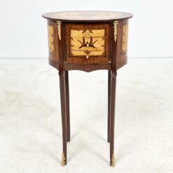 Liudviko XV laikotarpio stiliaus medinė spintelė su žalvario detalėmis 30,5x40x69,5 cm