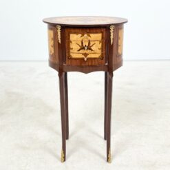 Liudviko XV laikotarpio stiliaus medinė spintelė su žalvario detalėmis 30,5x40x69,5 cm