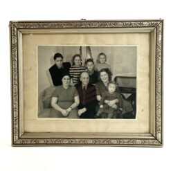 Vintažinė šeimos nuotrauka mediniame rėme su stiklu 2×35,5×29 cm