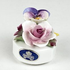 Porcelianinė Aynsley statulėlė gėlių puokštė 5,5x5x5 cm