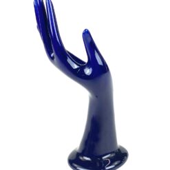 Keramikinė mėlynos spalvos statula – stovas žiedams “Plaštaka” 8×6,5×18 cm