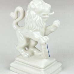 Porcelianinė Nymphenburg liūto statula “Löwe Pranke rechts” 7x4x9,5 cm