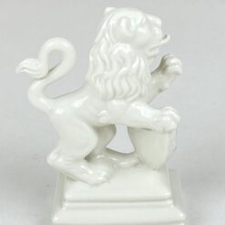 Porcelianinė Nymphenburg liūto statula “Löwe Pranke rechts” 7x4x9,5 cm