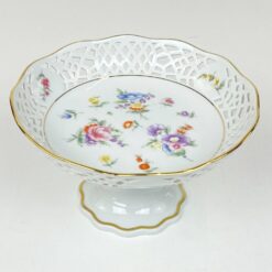 Porcelianinis ažūrinis “Burg Lindau” serviravimo indas su kojele 19x19x11 cm