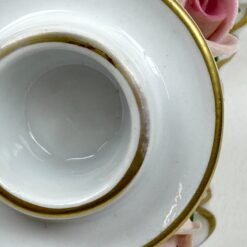 Porcelianinės Kaiser žvakidės su rožių žiedų figūrėlėmis 2 vnt. kompl. 5,5×5,5×4 cm