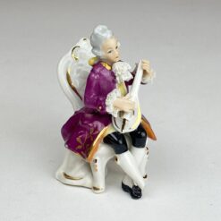 Porcelianinė Alka Kunst Dresden muzikanto su mandolina statulėlė 6x5x8 cm