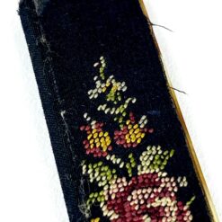 Plastikinės kelioninės šukos su žalvario dėklu, siuvinėta apdaila 11×2,5×1 cm