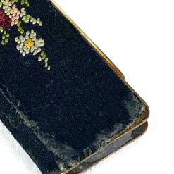 Plastikinės kelioninės šukos su žalvario dėklu, siuvinėta apdaila 11×2,5×1 cm