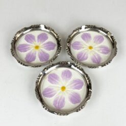 Porcelianinės lėkštutės su metalo apvadais 3 vnt. kompl. 9,5×9,5×1,5 cm