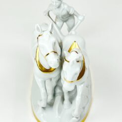 Porcelianinė Neu Tettau žemę su žirgais ariančio žemdirbio statula 25x10x16 cm