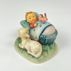 Porcelianinė M. I. Hummel Goebel statula The Guardian (Wohl Behütet) 7,5x9x7,5 cm