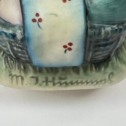 Porcelianinė M. I. Hummel Goebel statula The Guardian (Wohl Behütet) 7,5x9x7,5 cm