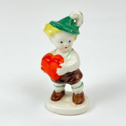 Porcelianinė Goebel statula Bavarian Boy (Bayerischer Junge) 3x3,5x7 cm