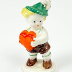 Porcelianinė Goebel statula Bavarian Boy (Bayerischer Junge) 3×3,5×7 cm